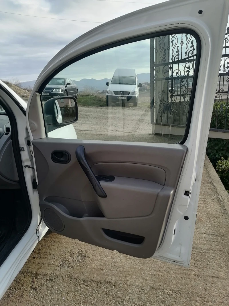 Renault Kangoo, снимка 9 - Автомобили и джипове - 48376713