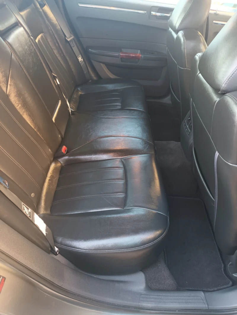 Chrysler 300c 3.0 CRD 2010 177 711KM, снимка 11 - Автомобили и джипове - 51076269