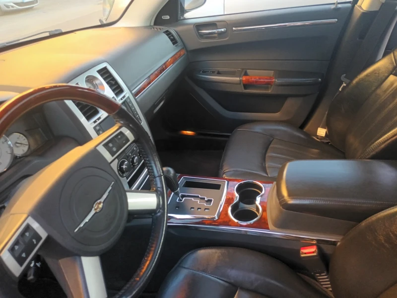 Chrysler 300c 3.0 CRD 2010 177 711KM, снимка 13 - Автомобили и джипове - 51076269
