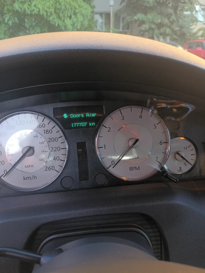 Chrysler 300c 3.0 CRD 2010 177 711KM, снимка 16 - Автомобили и джипове - 51076269