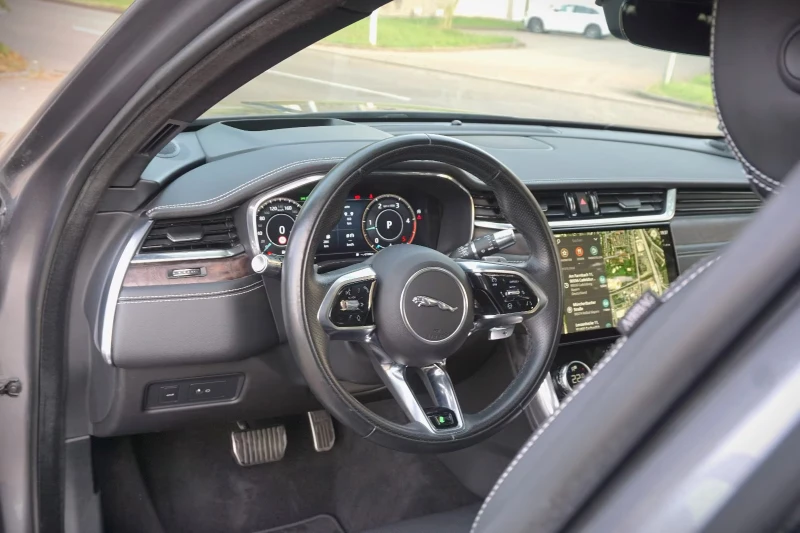Jaguar Xf R-DYNAMIC/204HP/PANO/HUD/360/AWD/KLESS/480g, снимка 9 - Автомобили и джипове - 52156472