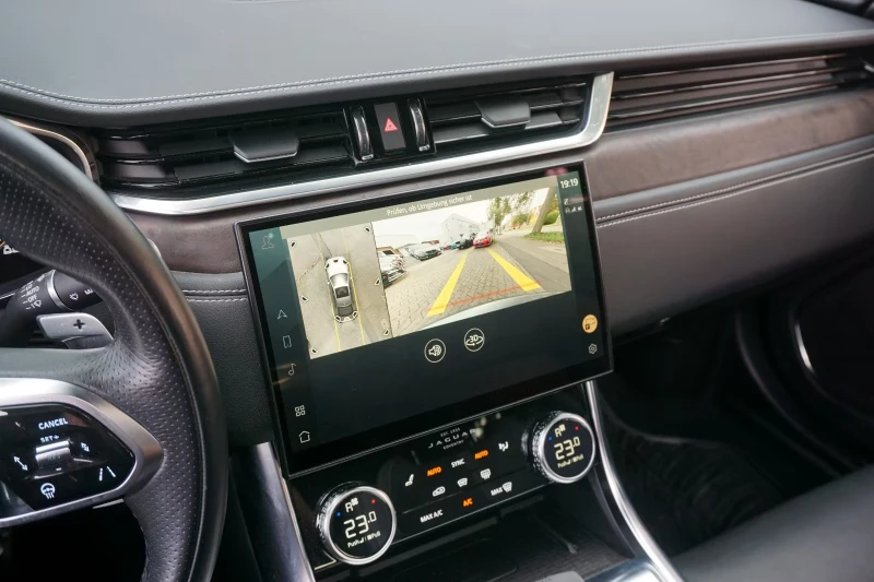 Jaguar Xf R-DYNAMIC/204HP/PANO/HUD/360/AWD/KLESS/480g, снимка 12 - Автомобили и джипове - 52156472