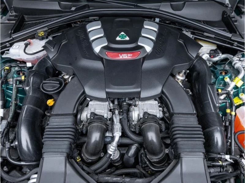 Alfa Romeo Giulia * Quadrifoglio RWD * CARFAX * ЦЕНА ДО БГ, снимка 8 - Автомобили и джипове - 52830368