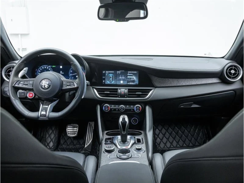 Alfa Romeo Giulia * Quadrifoglio RWD * CARFAX * ЦЕНА ДО БГ, снимка 11 - Автомобили и джипове - 52830368