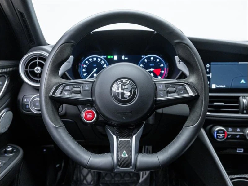 Alfa Romeo Giulia * Quadrifoglio RWD * CARFAX * ЦЕНА ДО БГ, снимка 12 - Автомобили и джипове - 52830368