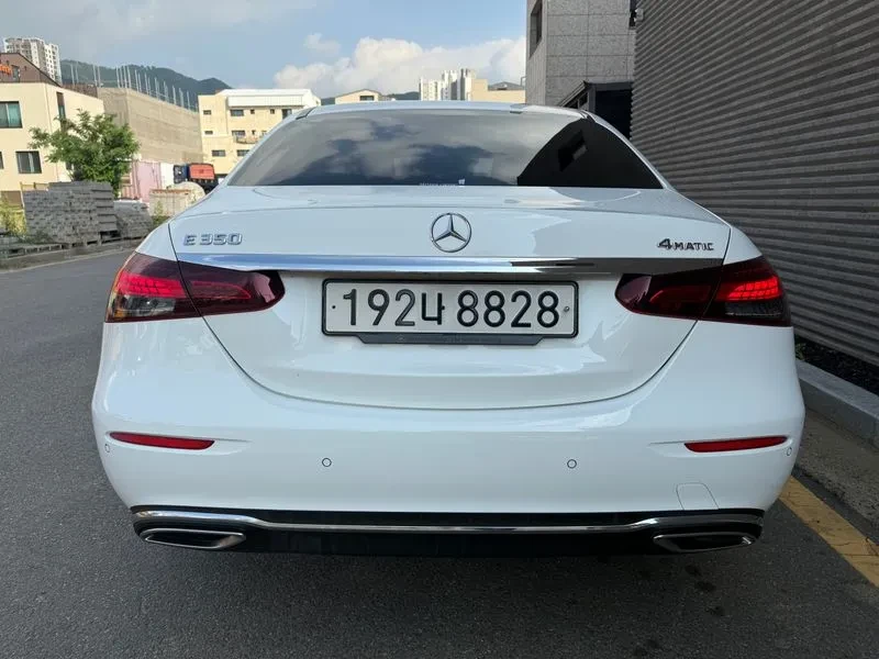 Mercedes-Benz E 300 4Matic Avantgarde, снимка 4 - Автомобили и джипове - 55110303