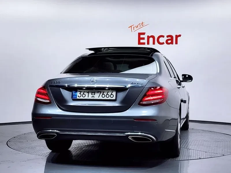 Mercedes-Benz E 300 4MATIC - САМО 30% АВАНС, снимка 4 - Автомобили и джипове - 56266602