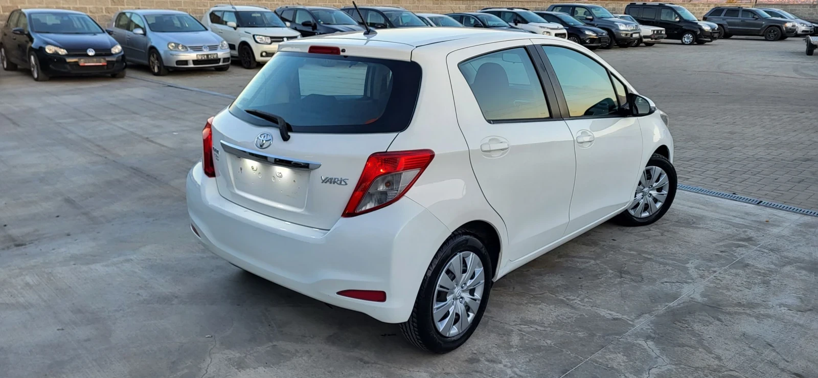 Toyota Yaris 1.4D4D-90 NAVI EURO 5 - изображение 4