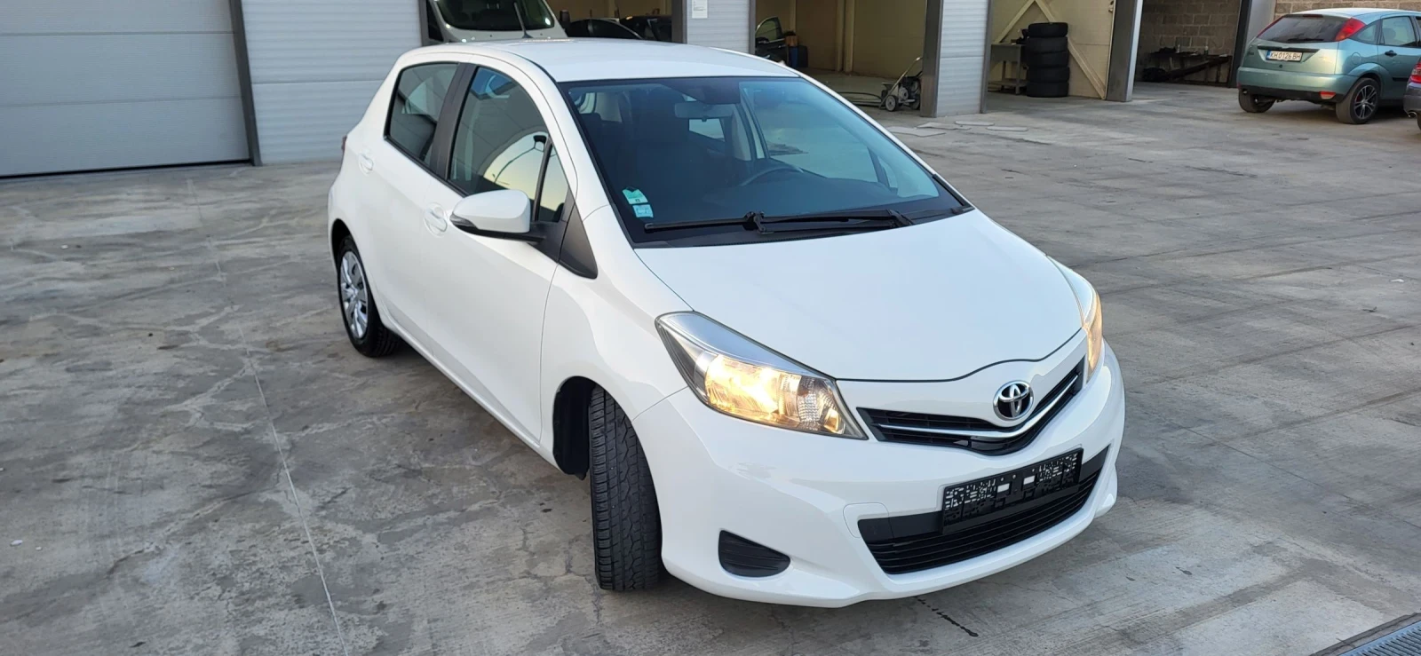 Toyota Yaris 1.4D4D-90 NAVI EURO 5 - изображение 6