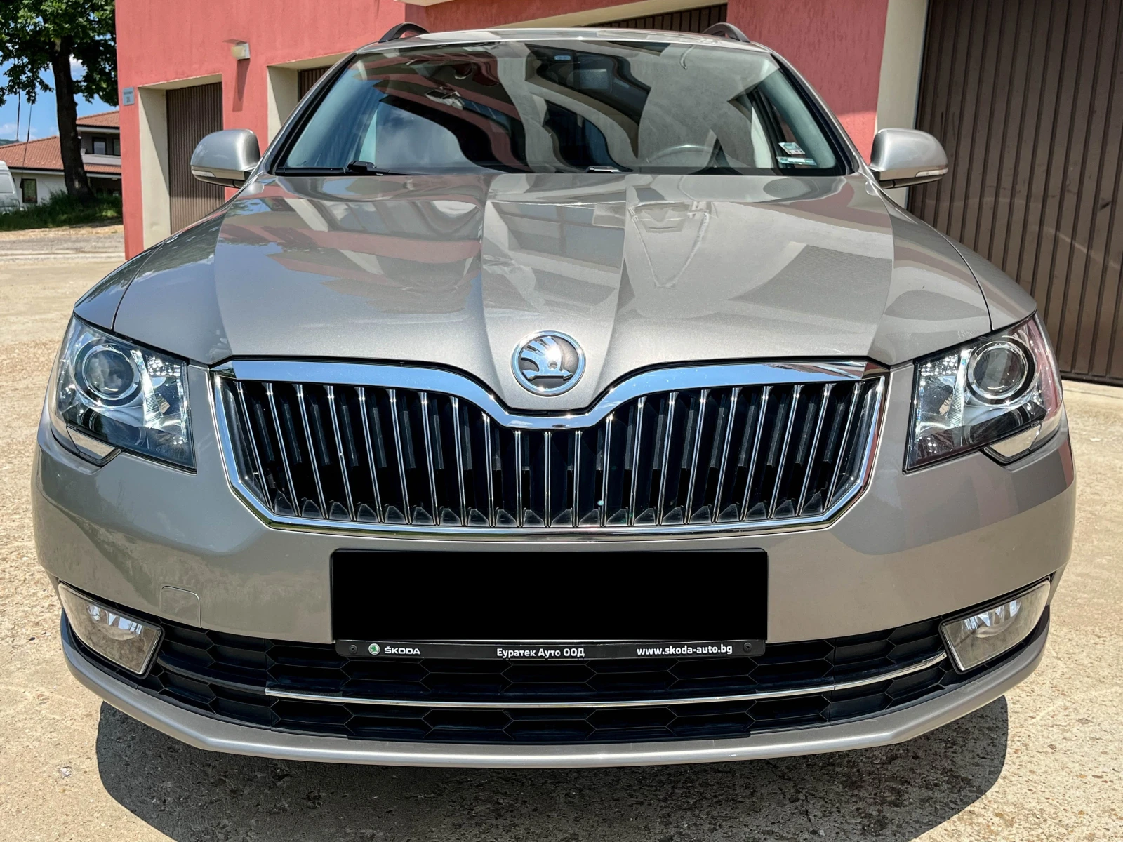 Skoda Superb 2.0TDI 4X4 108000KM - изображение 2