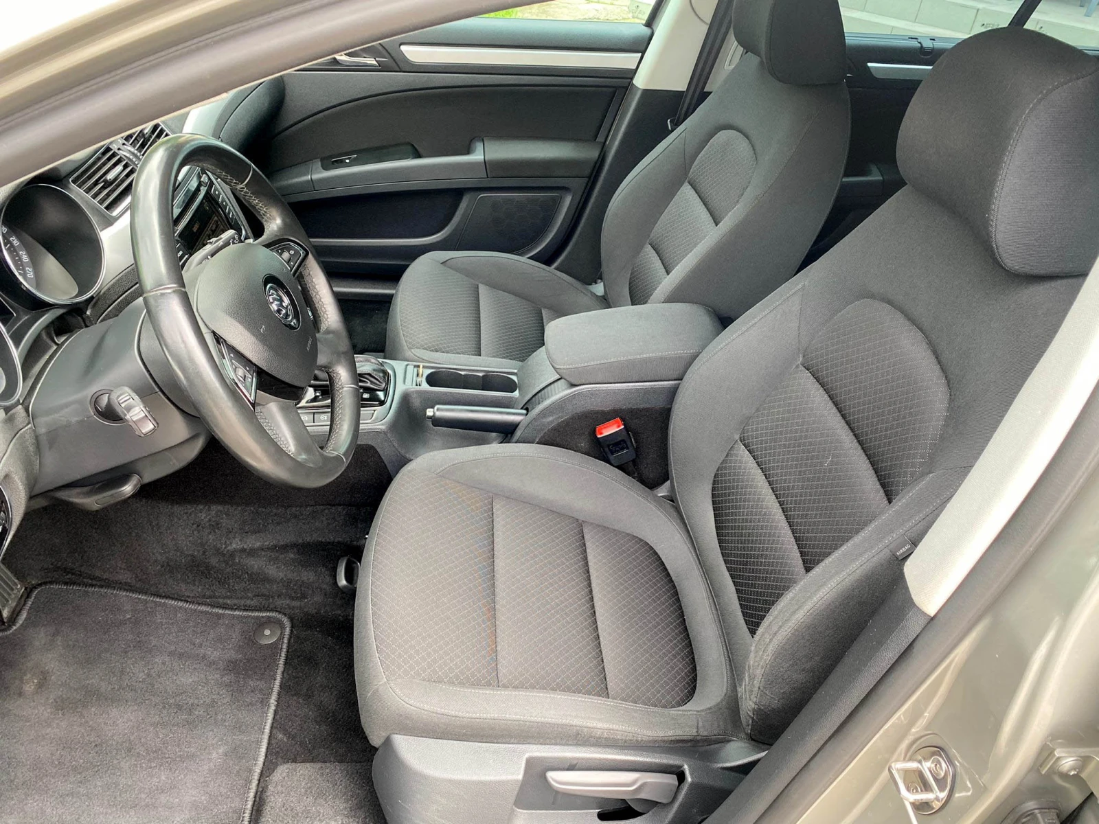 Skoda Superb 2.0TDI 4X4 108000KM - изображение 4