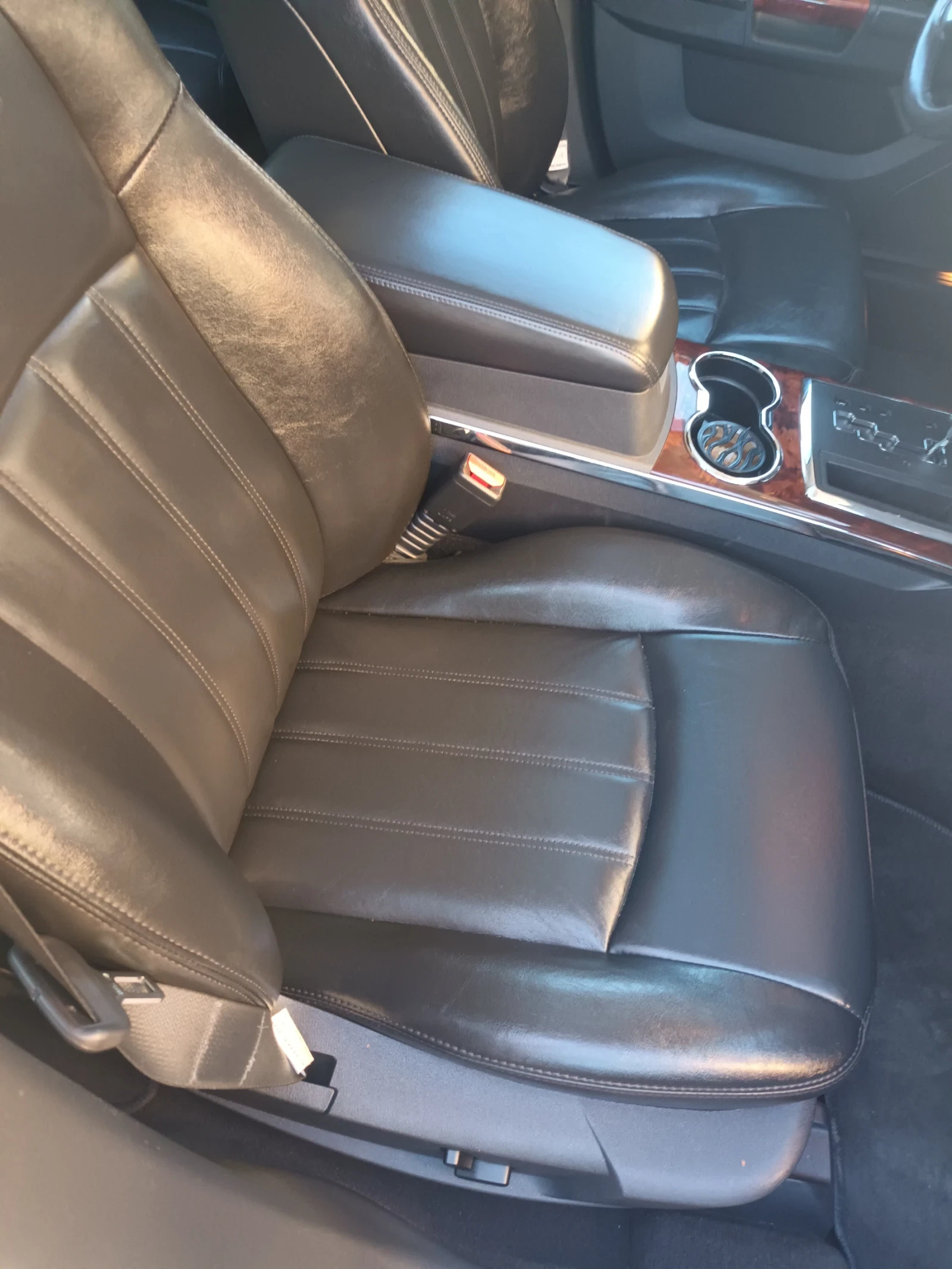 Chrysler 300c 3.0 CRD 2010 177 711KM - изображение 10