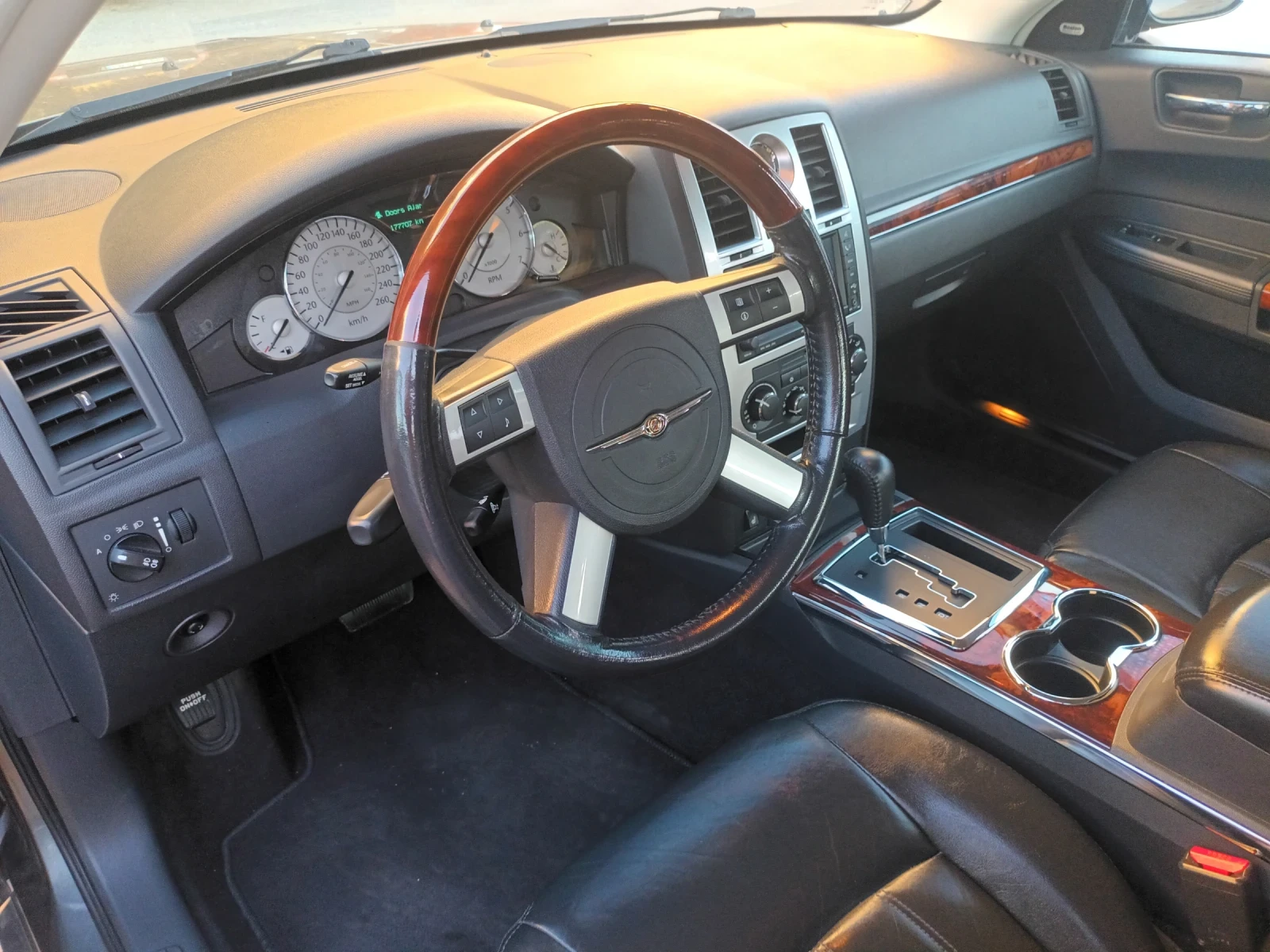 Chrysler 300c 3.0 CRD 2010 177 711KM | Mobile.bg — изображение 17