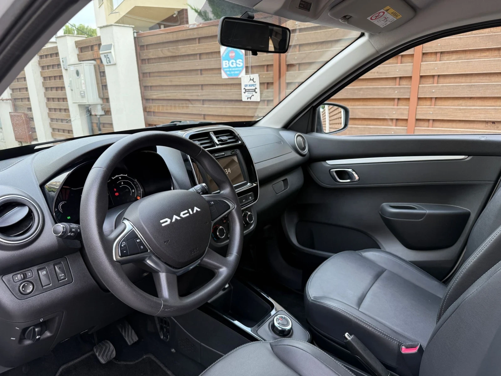 Dacia Spring  2023г. 15000km - изображение 6
