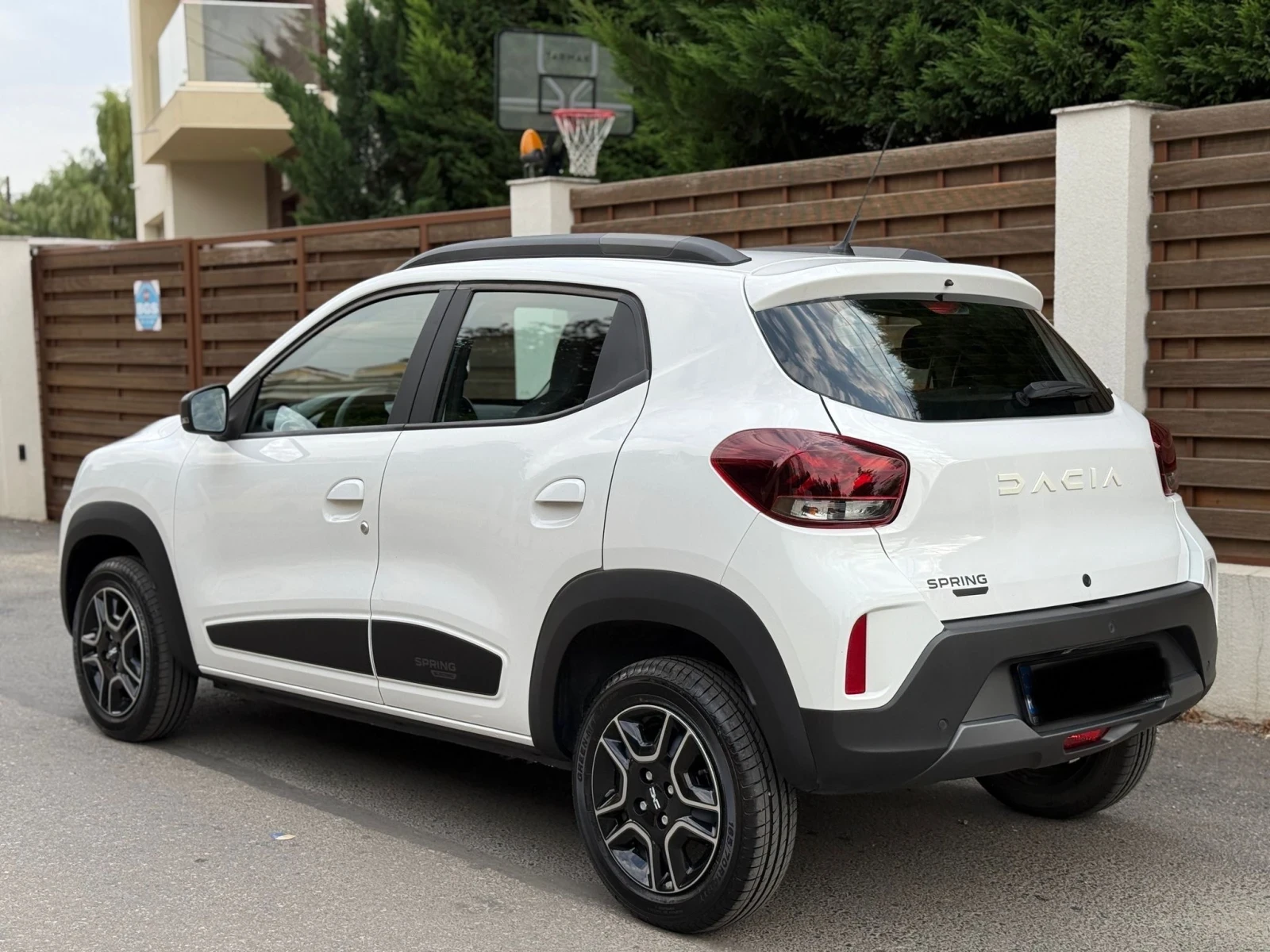 Dacia Spring  2023г. 15000km - изображение 4