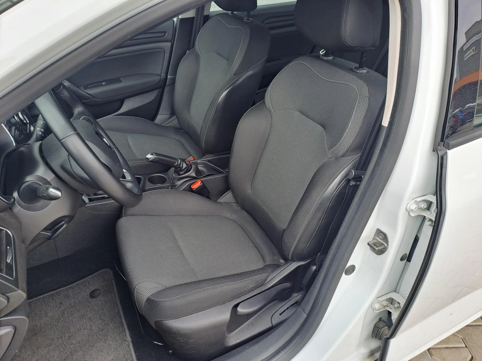 Renault Megane 1.3 Sedan TCe Life  140.. | Mobile.bg   9