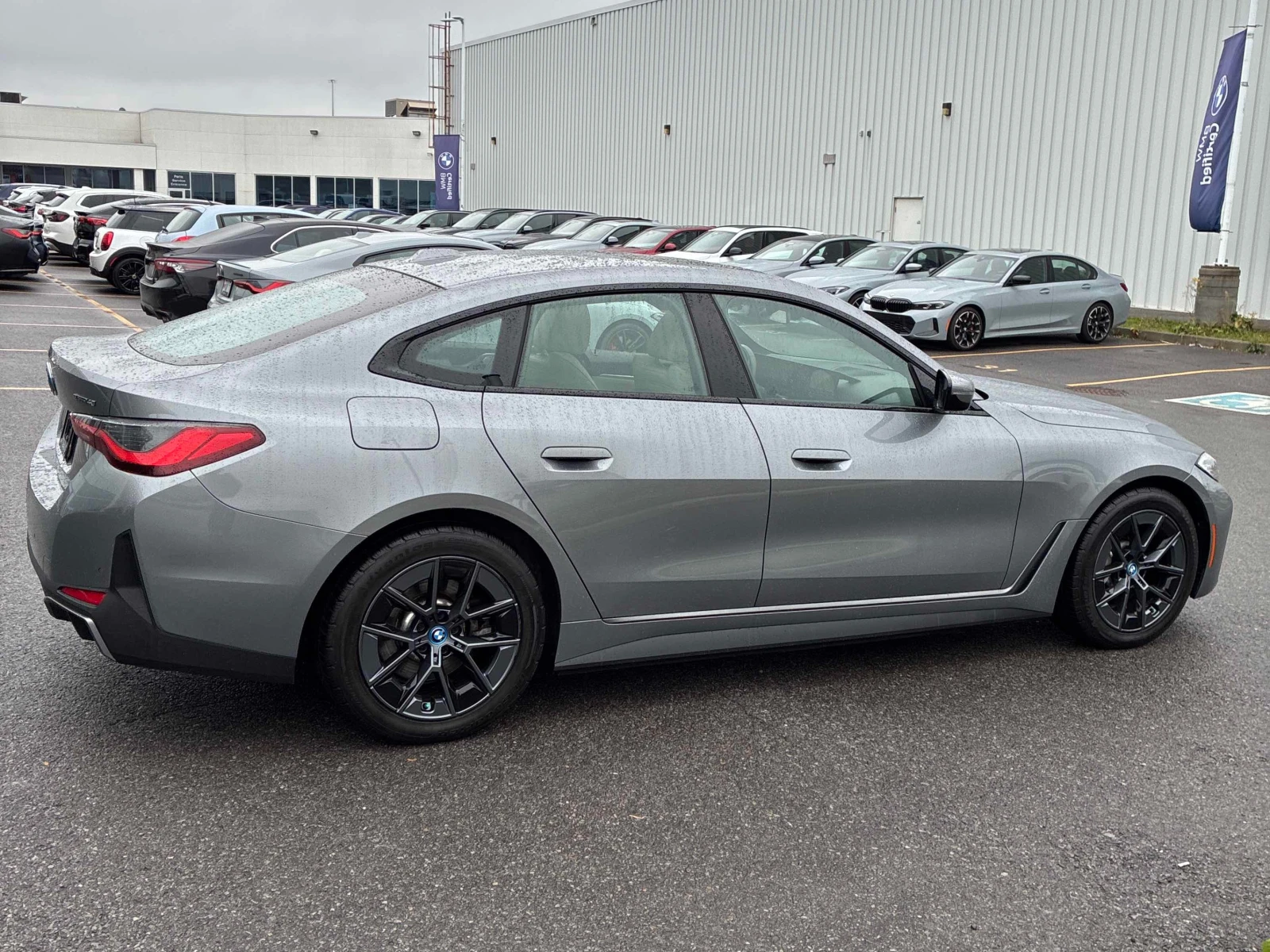 BMW i4 * * CARFAX * * АВТО КРЕДИТ * *  - изображение 3