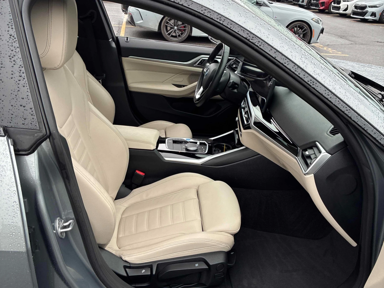 BMW i4 * * CARFAX * *   * *  | Mobile.bg   13