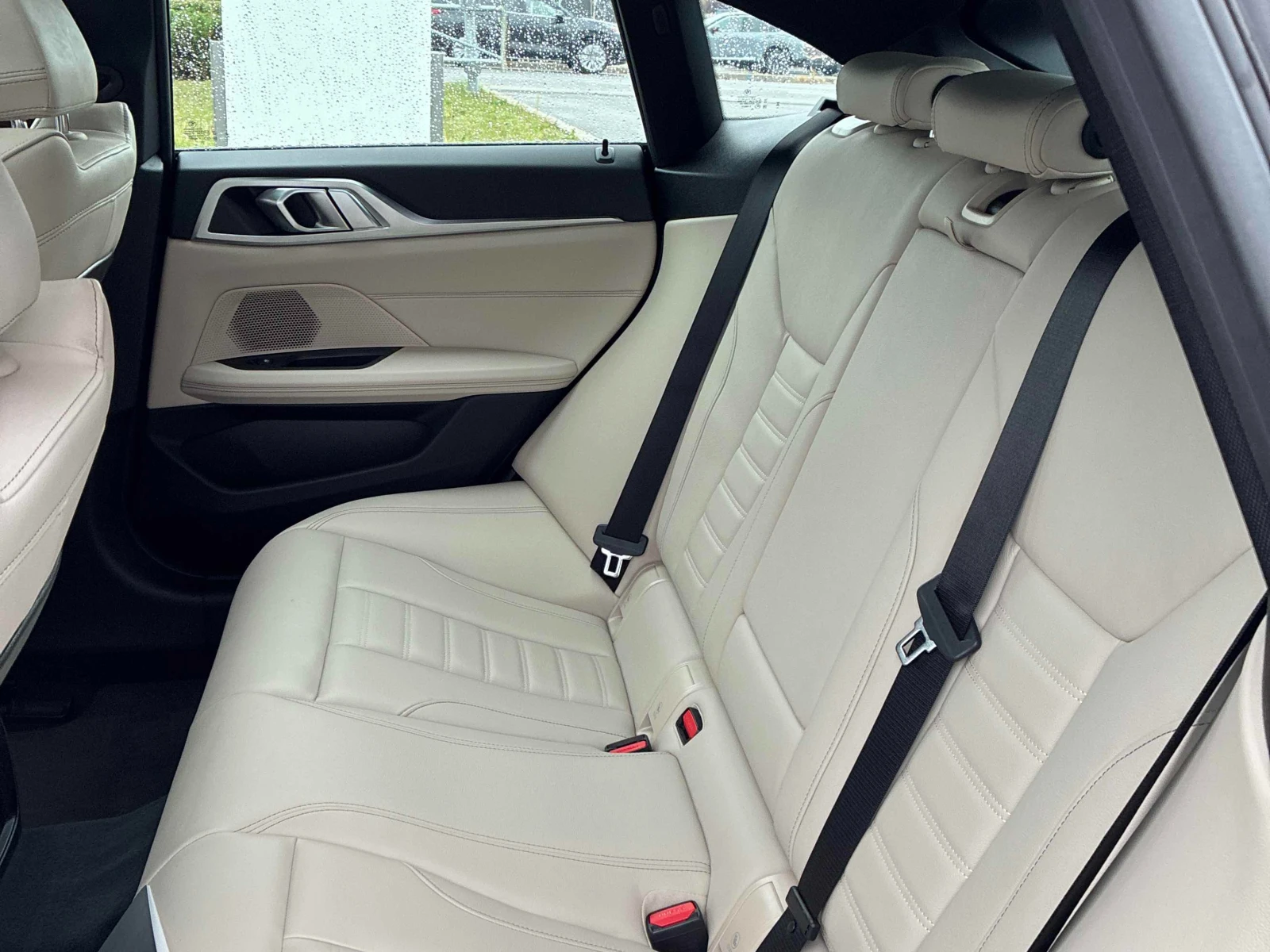 BMW i4 * * CARFAX * *   * *  | Mobile.bg   15