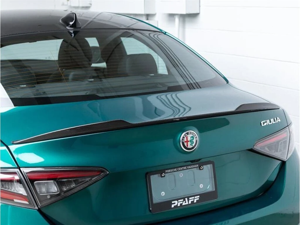 Alfa Romeo Giulia * Quadrifoglio RWD * CARFAX * ЦЕНА ДО БГ - изображение 7