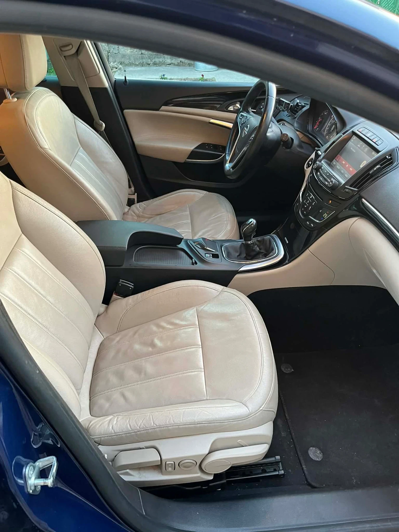 Opel Insignia 2.0 cdti Sport Tourer SW 6ск. 170кс., снимка 10 - Автомобили и джипове - 53880902