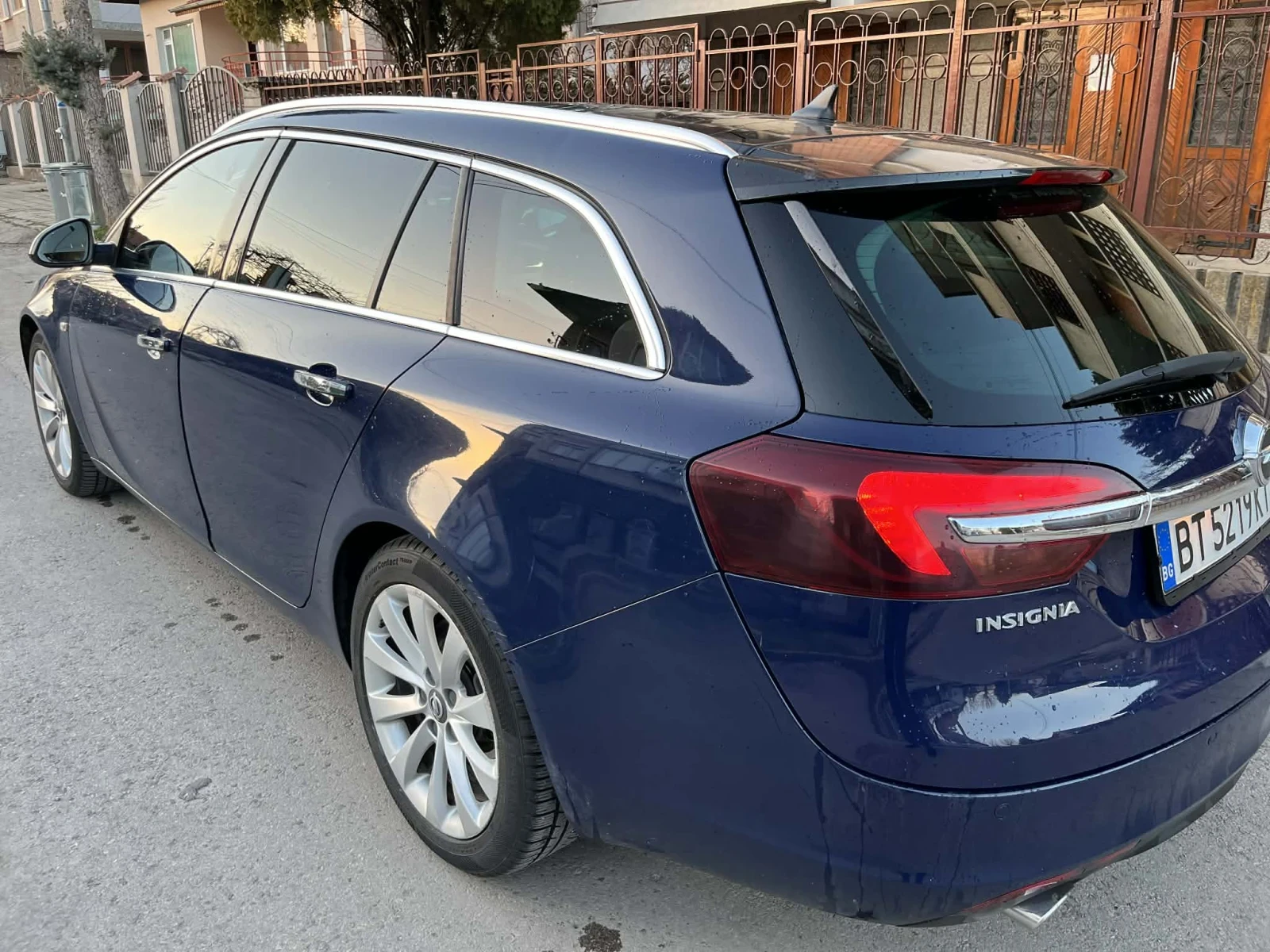 Opel Insignia 2.0 cdti Sport Tourer SW 6ск. 170кс., снимка 3 - Автомобили и джипове - 53880902