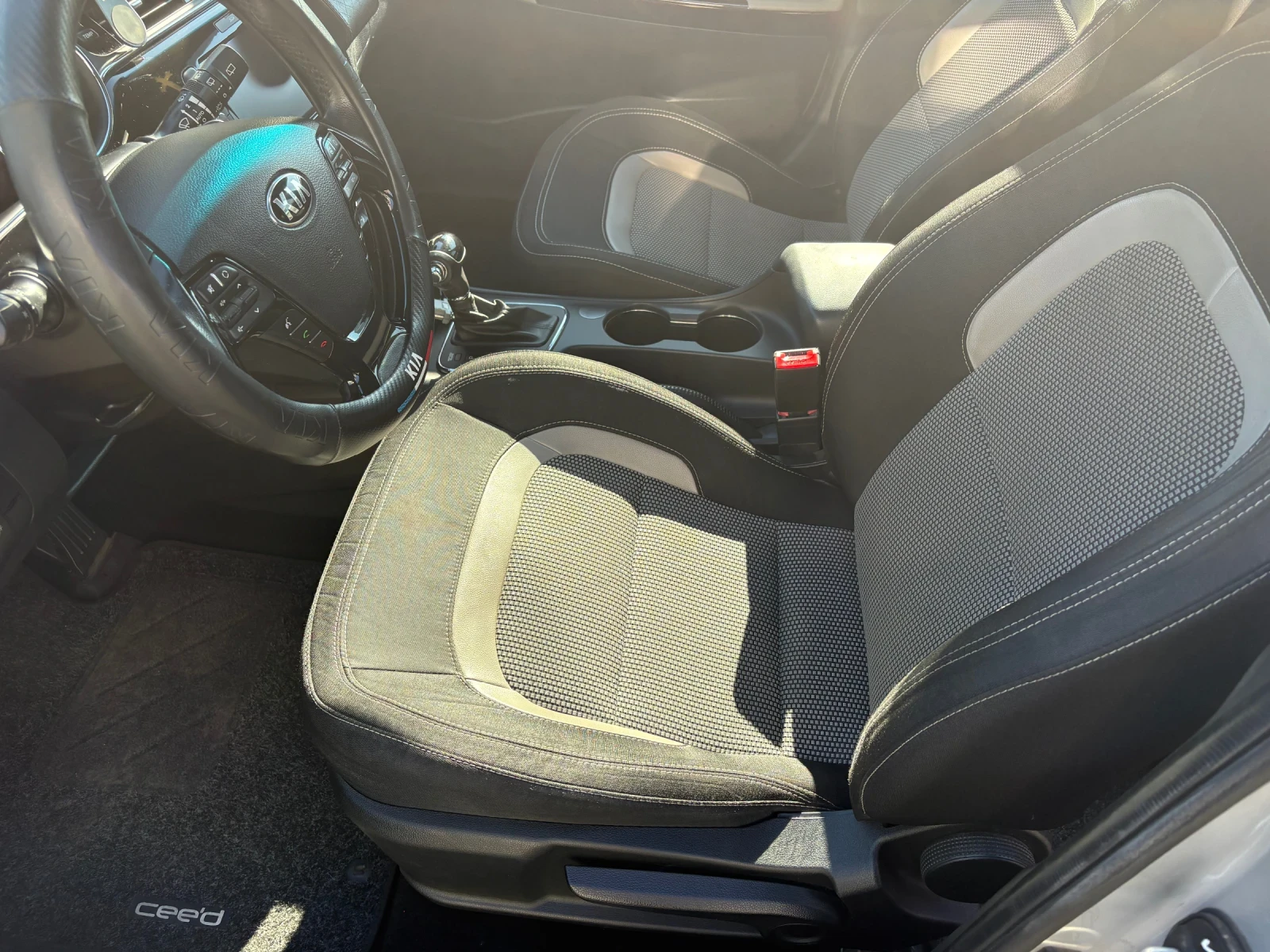 Kia Ceed Комби, снимка 9 - Автомобили и джипове - 54118308