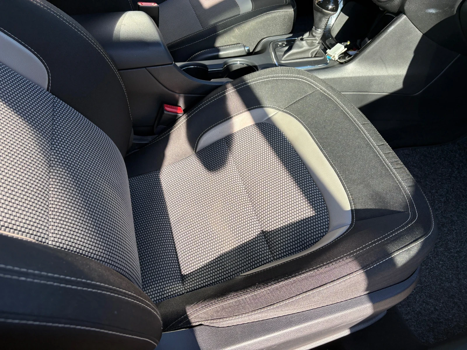 Kia Ceed Комби, снимка 12 - Автомобили и джипове - 54118308