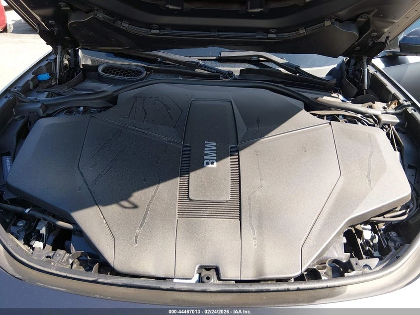 BMW i7 Edrive50, снимка 10 - Автомобили и джипове - 54161361