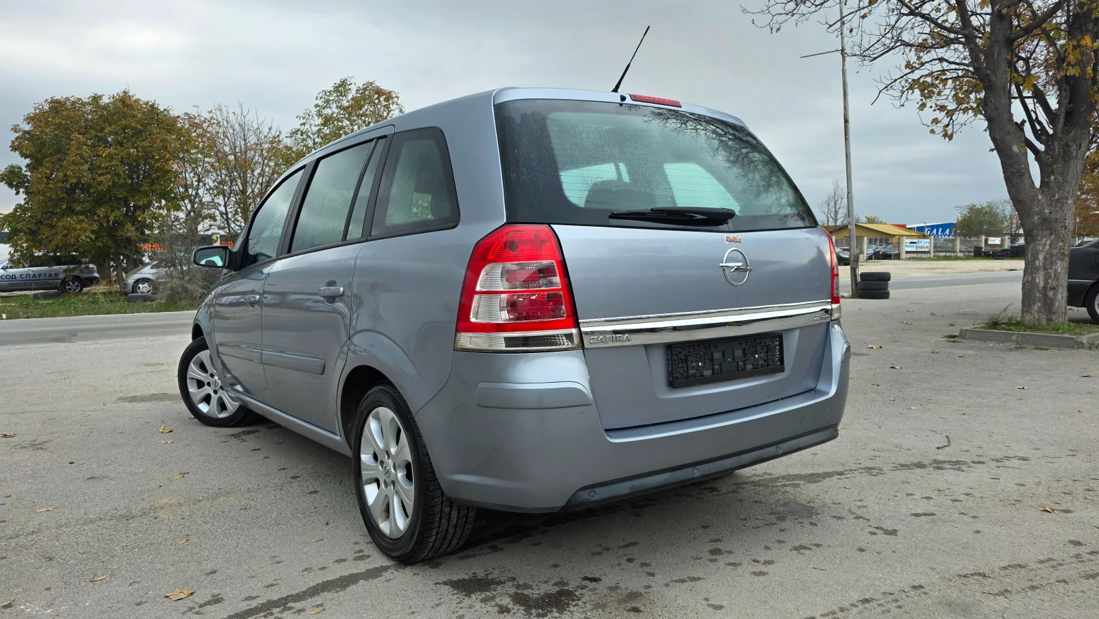 Opel Zafira БЕЗУПРЕЧЕН, снимка 4 - Автомобили и джипове - 54337690
