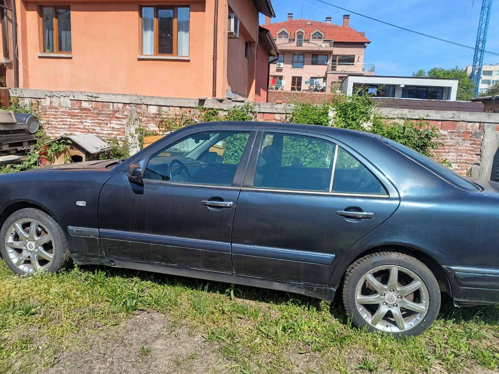Mercedes-Benz E 250, снимка 3 - Автомобили и джипове - 54491346