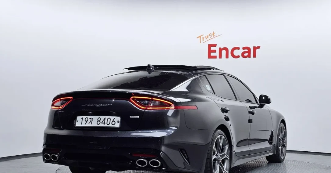 Kia Stinger 2.0 Turbo AWD Platinum , снимка 2 - Автомобили и джипове - 54501685