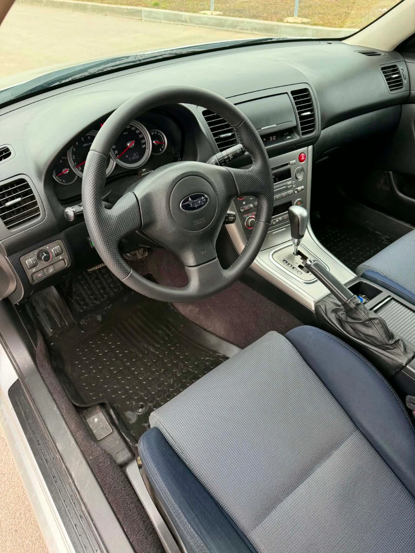 Subaru Legacy 2.0, снимка 11 - Автомобили и джипове - 54659361