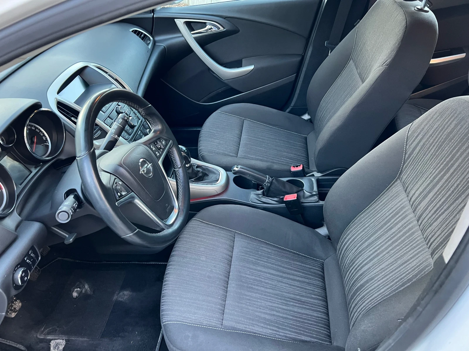 Opel Astra, снимка 6 - Автомобили и джипове - 54913048