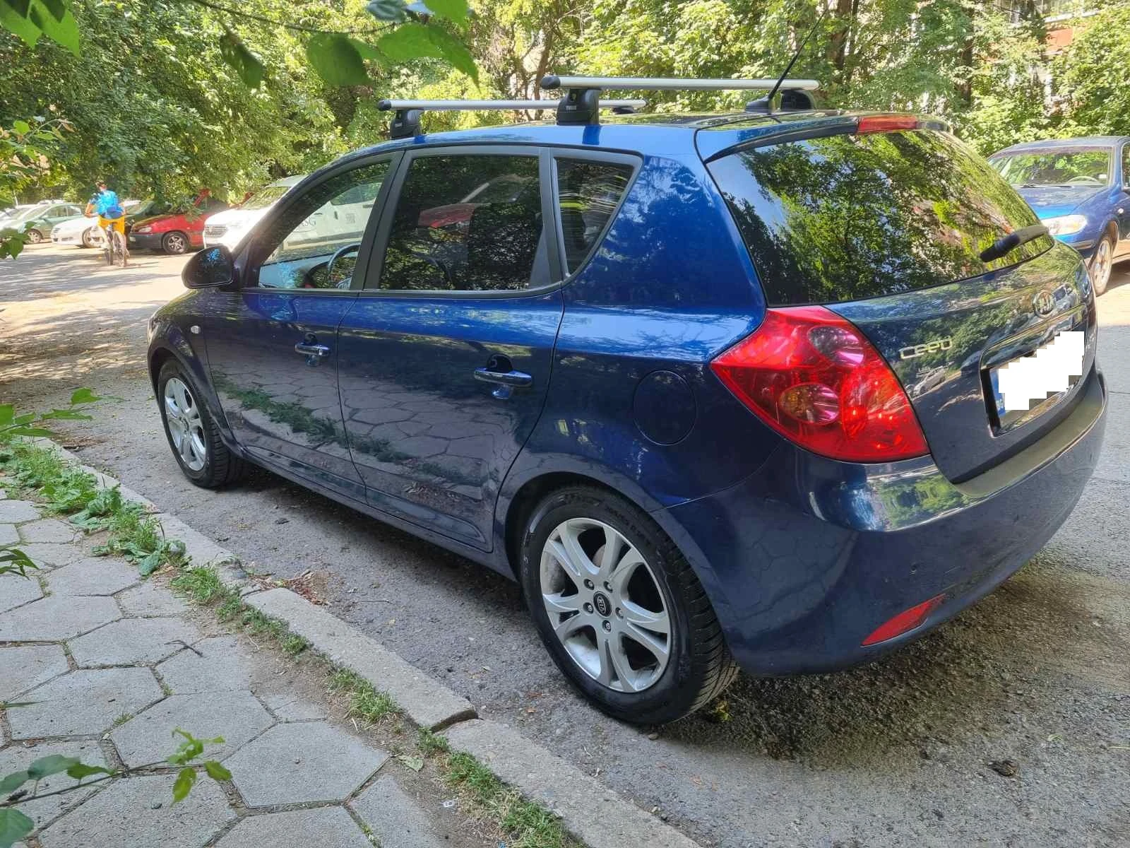 Kia Ceed 2.0 Automatic, снимка 4 - Автомобили и джипове - 55016971
