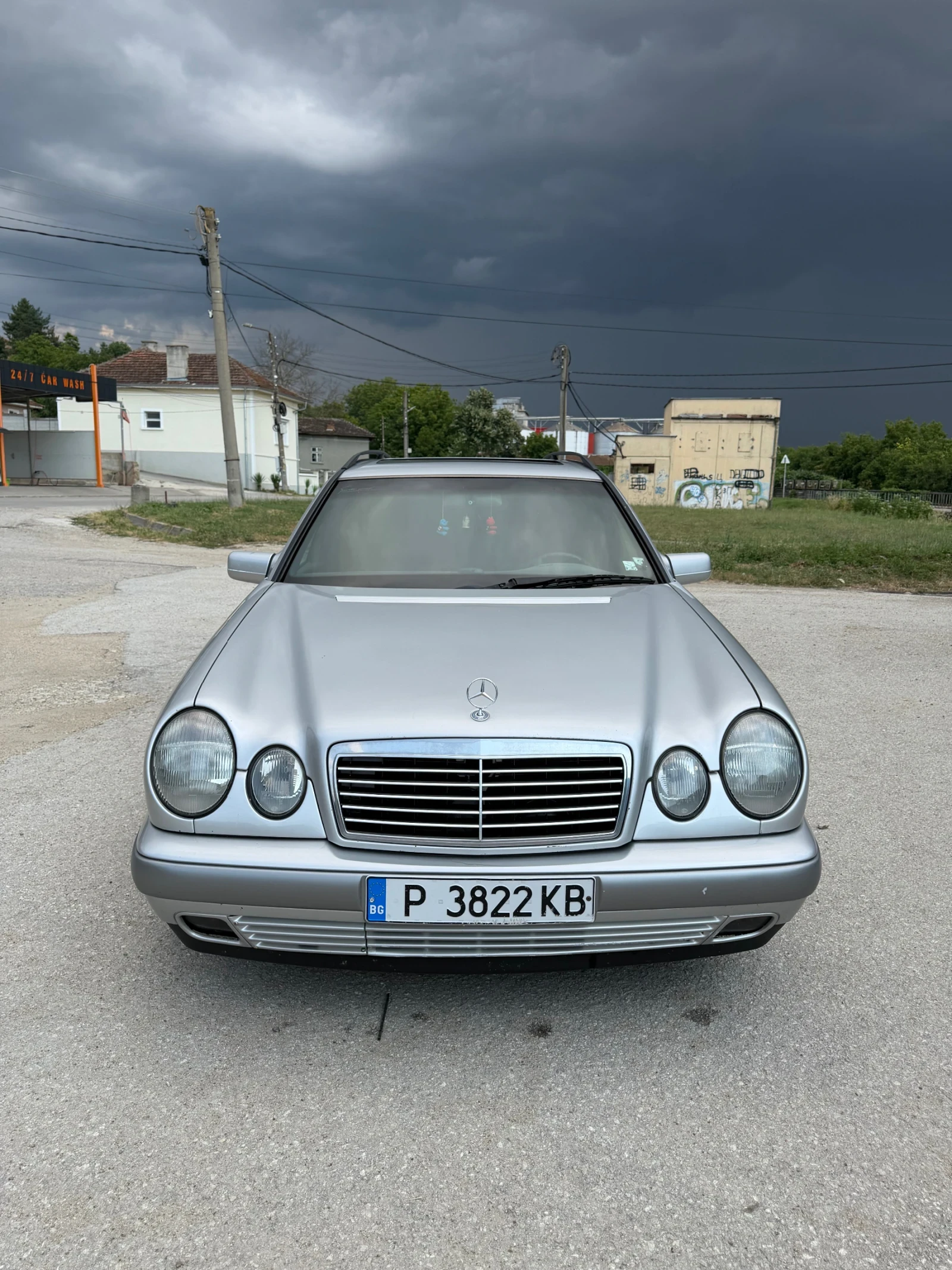Mercedes-Benz E 290, снимка 4 - Автомобили и джипове - 55145576