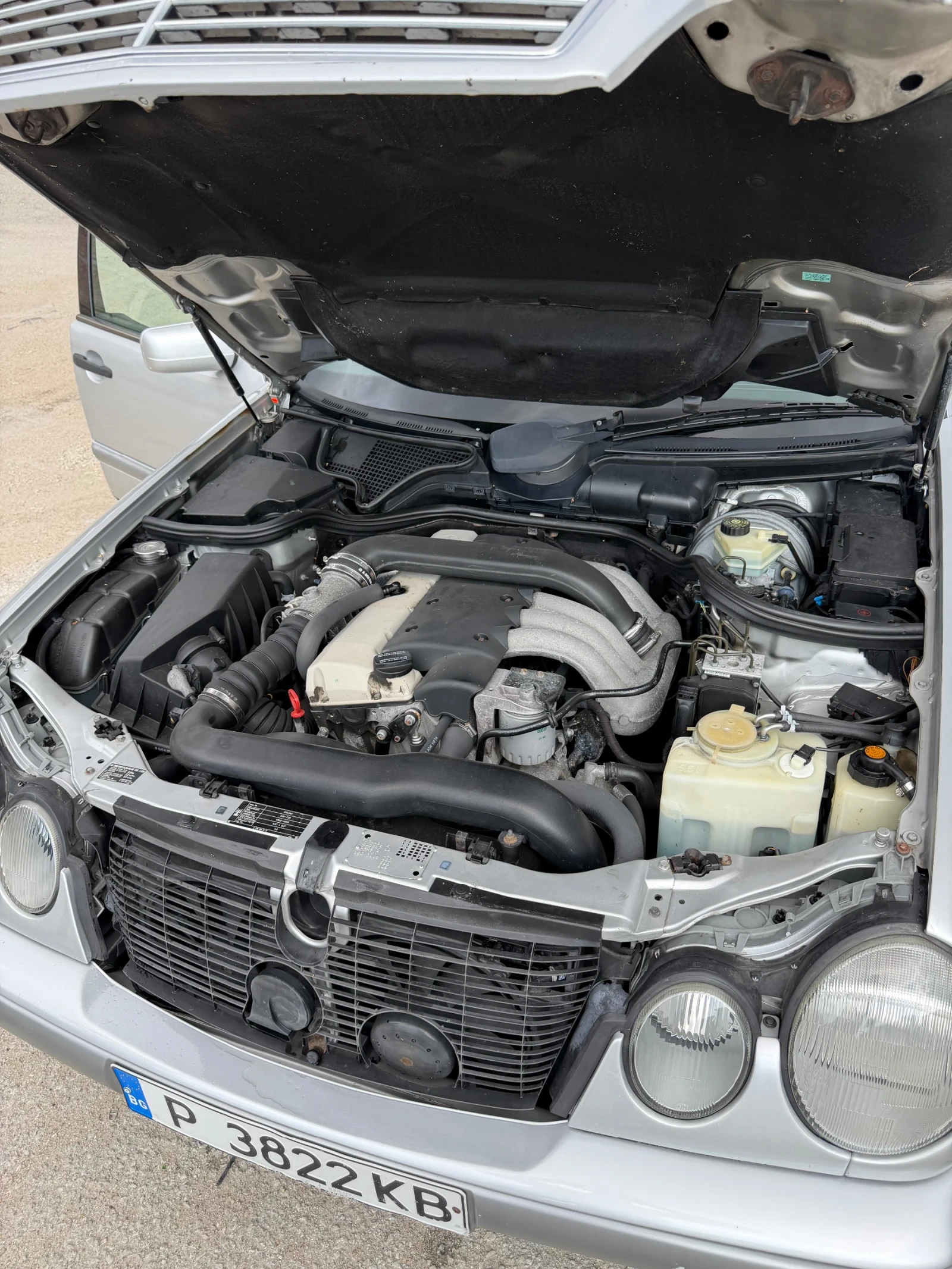 Mercedes-Benz E 290, снимка 13 - Автомобили и джипове - 55145576