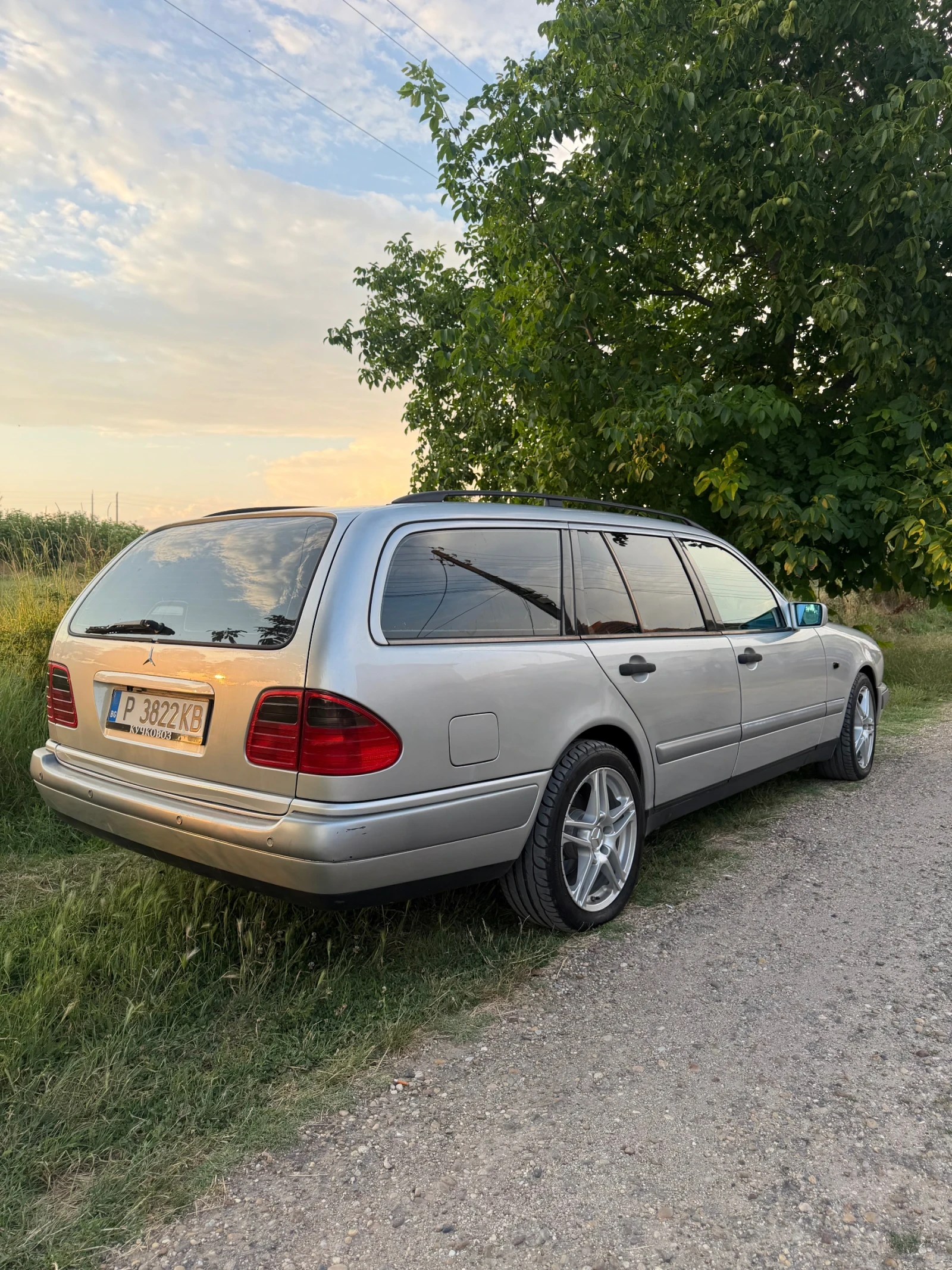 Mercedes-Benz E 290, снимка 2 - Автомобили и джипове - 55145576