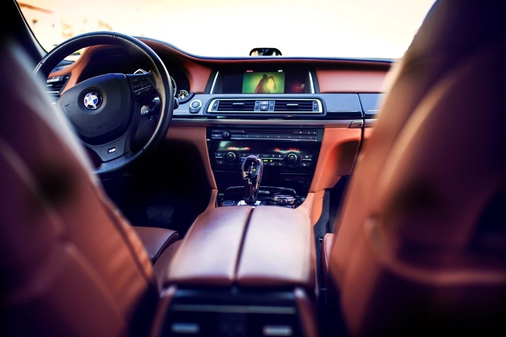 BMW 750 Ld xDrive B&O Individual, снимка 8 - Автомобили и джипове - 55509461