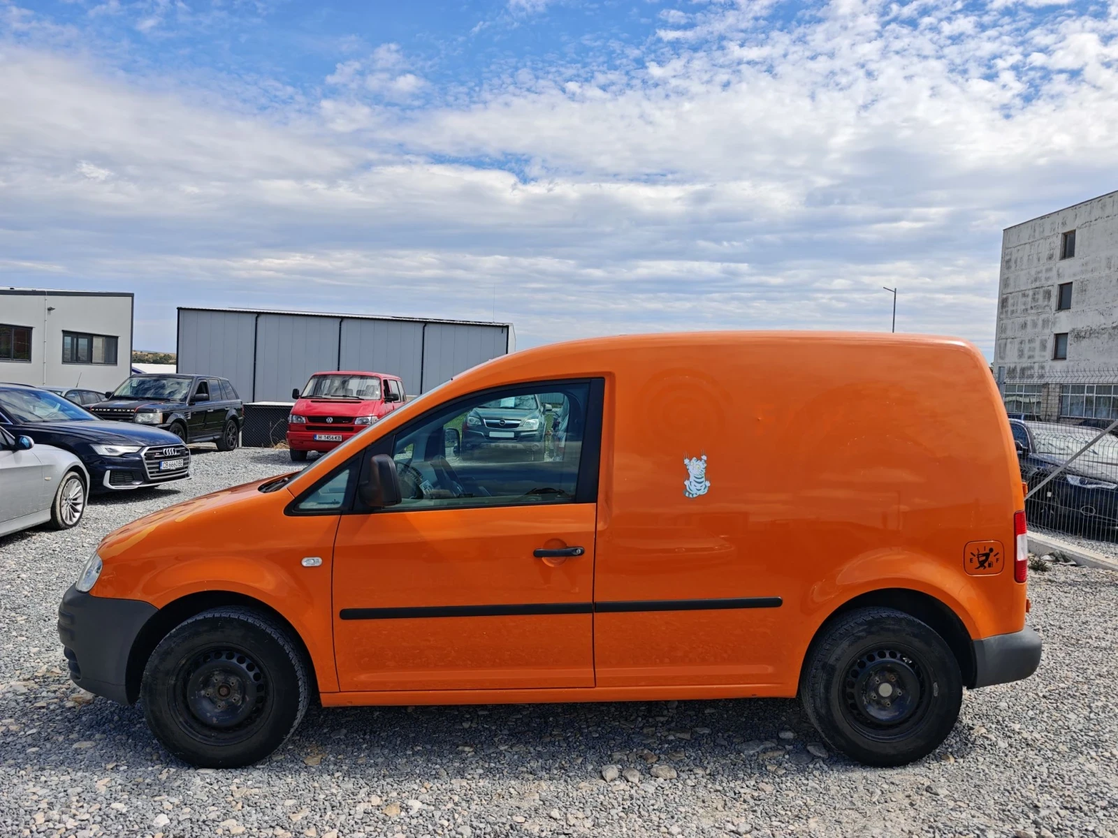 VW Caddy, снимка 8 - Автомобили и джипове - 55729519