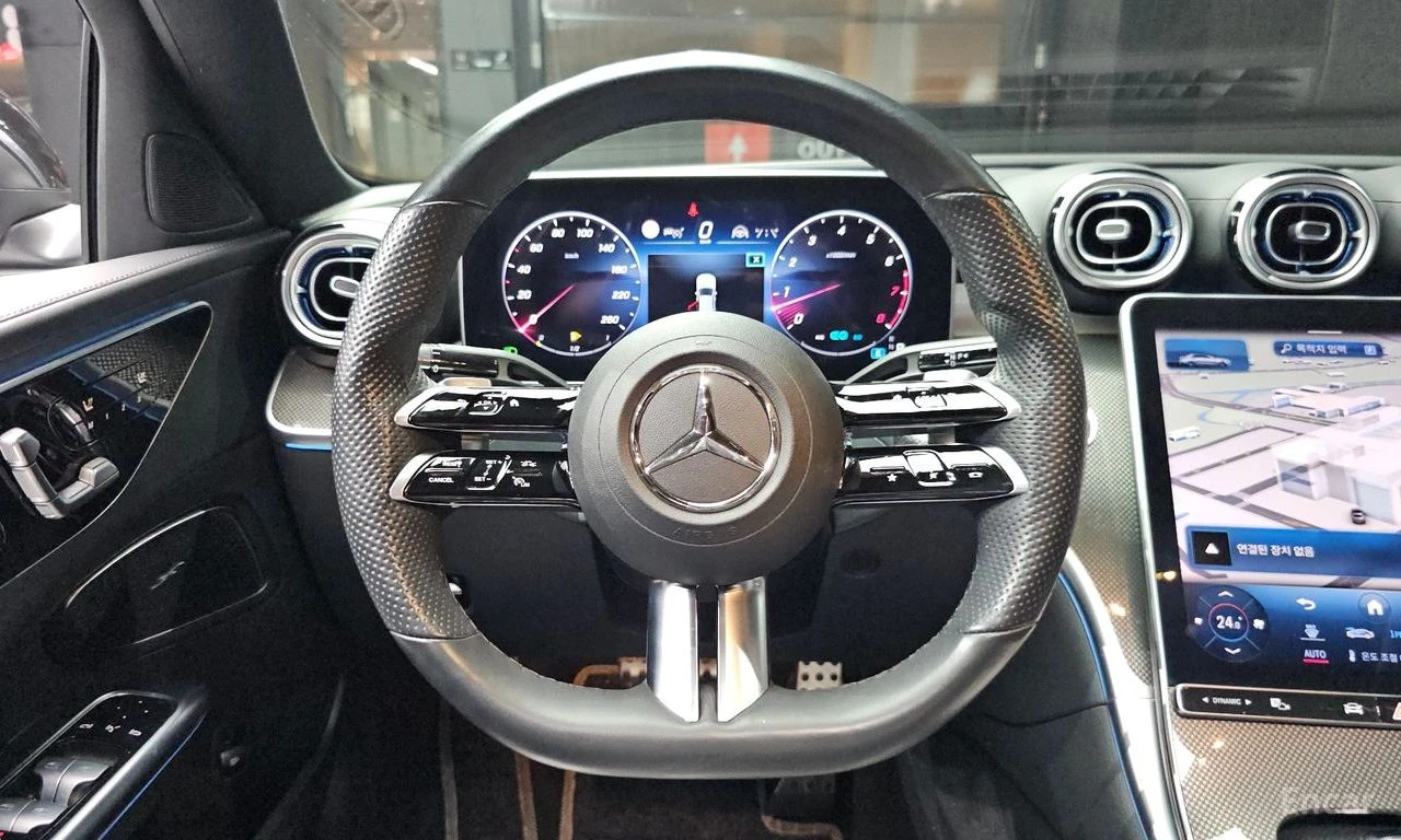 Mercedes-Benz C 300 AMG* LINE* ОБДУХВАНЕ* ДИСТРОНИК* ХЕДЪП* LANE* ASSI, снимка 8 - Автомобили и джипове - 55925531
