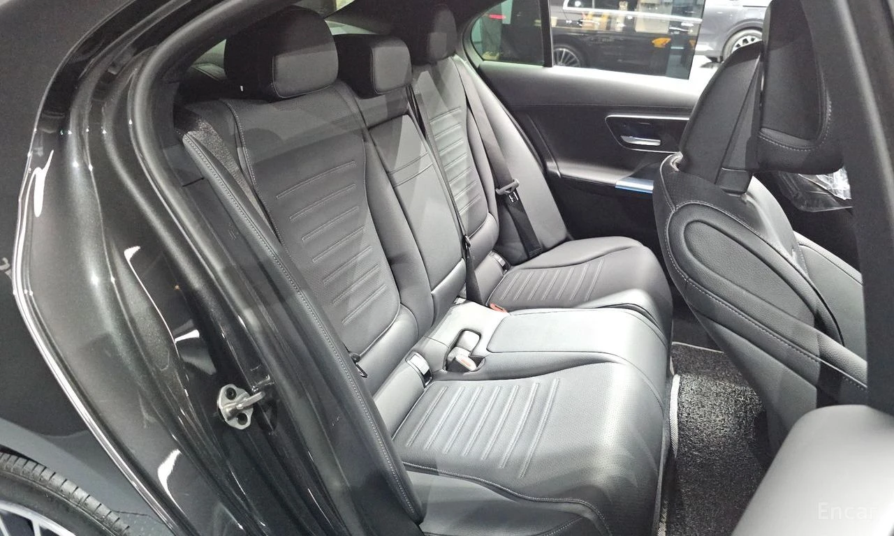 Mercedes-Benz C 300 AMG* LINE* ОБДУХВАНЕ* ДИСТРОНИК* ХЕДЪП* LANE* ASSI, снимка 15 - Автомобили и джипове - 55925531