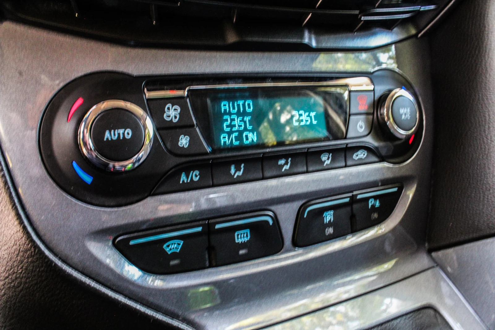 Ford Focus 2.0 Auto Titanium, снимка 11 - Автомобили и джипове - 56417674