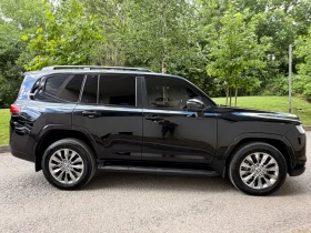 Toyota Land cruiser 300 / 3.3 V6 / 70 ANNIVERSARY, снимка 8