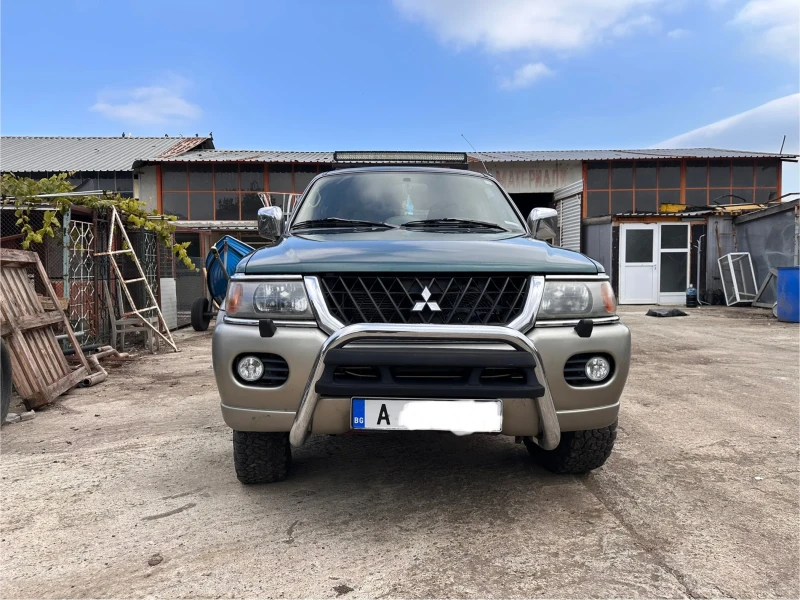 Mitsubishi Pajero sport 3.0 V6 Газ, снимка 1 - Автомобили и джипове - 47701369