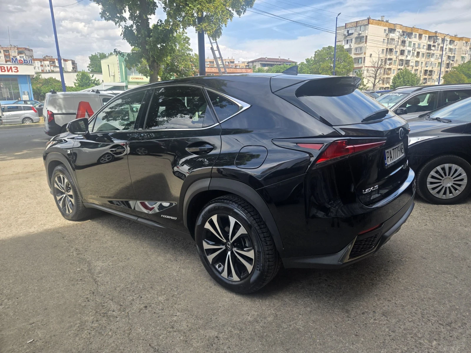 Lexus NX 300h  - изображение 6