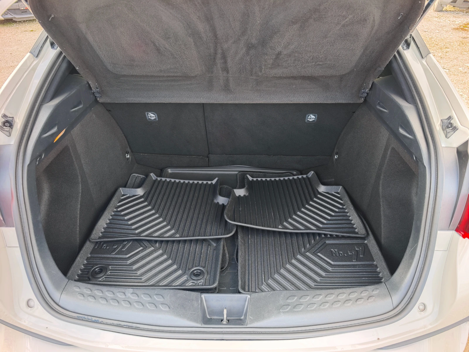 Toyota C-HR HYBRID EURO 6B | Mobile.bg � ����������� 12