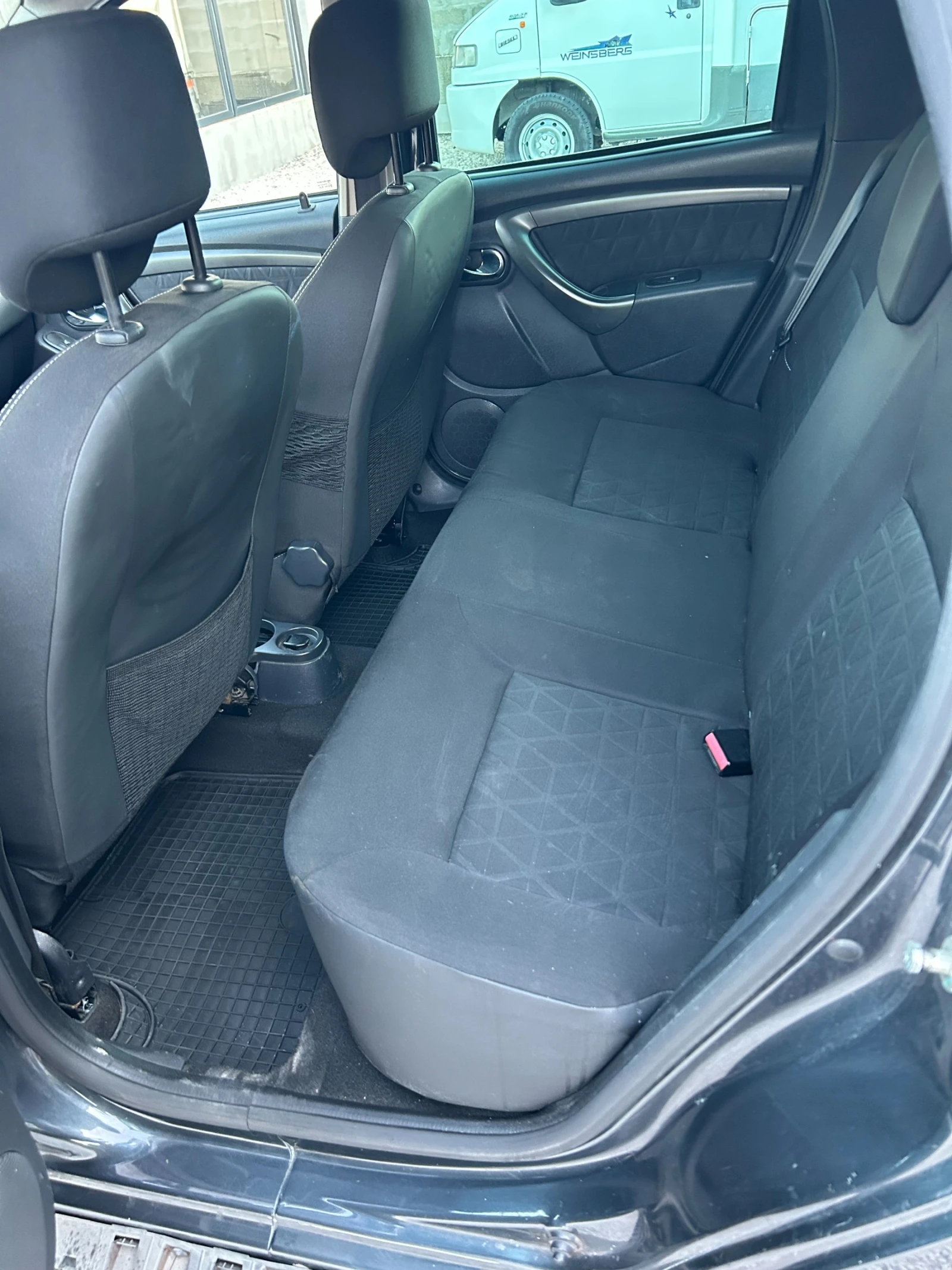 Dacia Duster 1.5 DCI , снимка 10 - Автомобили и джипове - 53875854