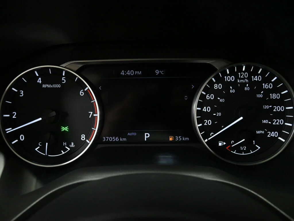 Nissan Rogue Rogue SV Midnight AWD АвтоКредит  (ЦЕНА ДО БГ), снимка 8 - Автомобили и джипове - 54119997