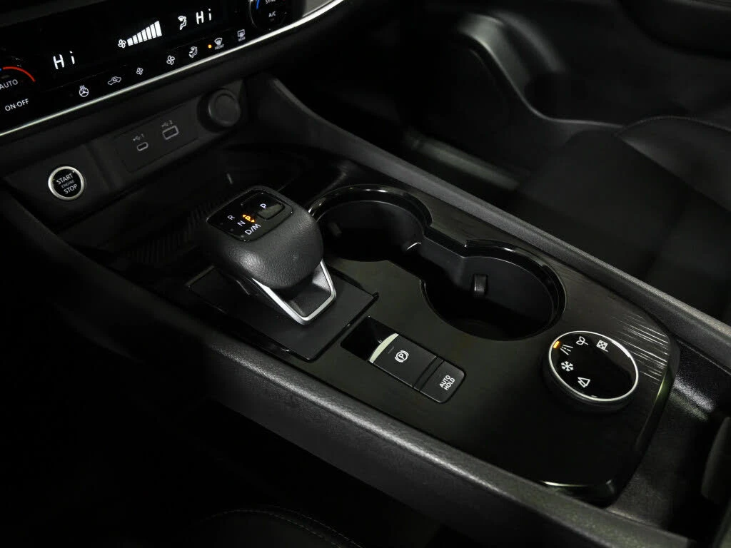 Nissan Rogue Rogue SV Midnight AWD АвтоКредит  (ЦЕНА ДО БГ), снимка 7 - Автомобили и джипове - 54119997